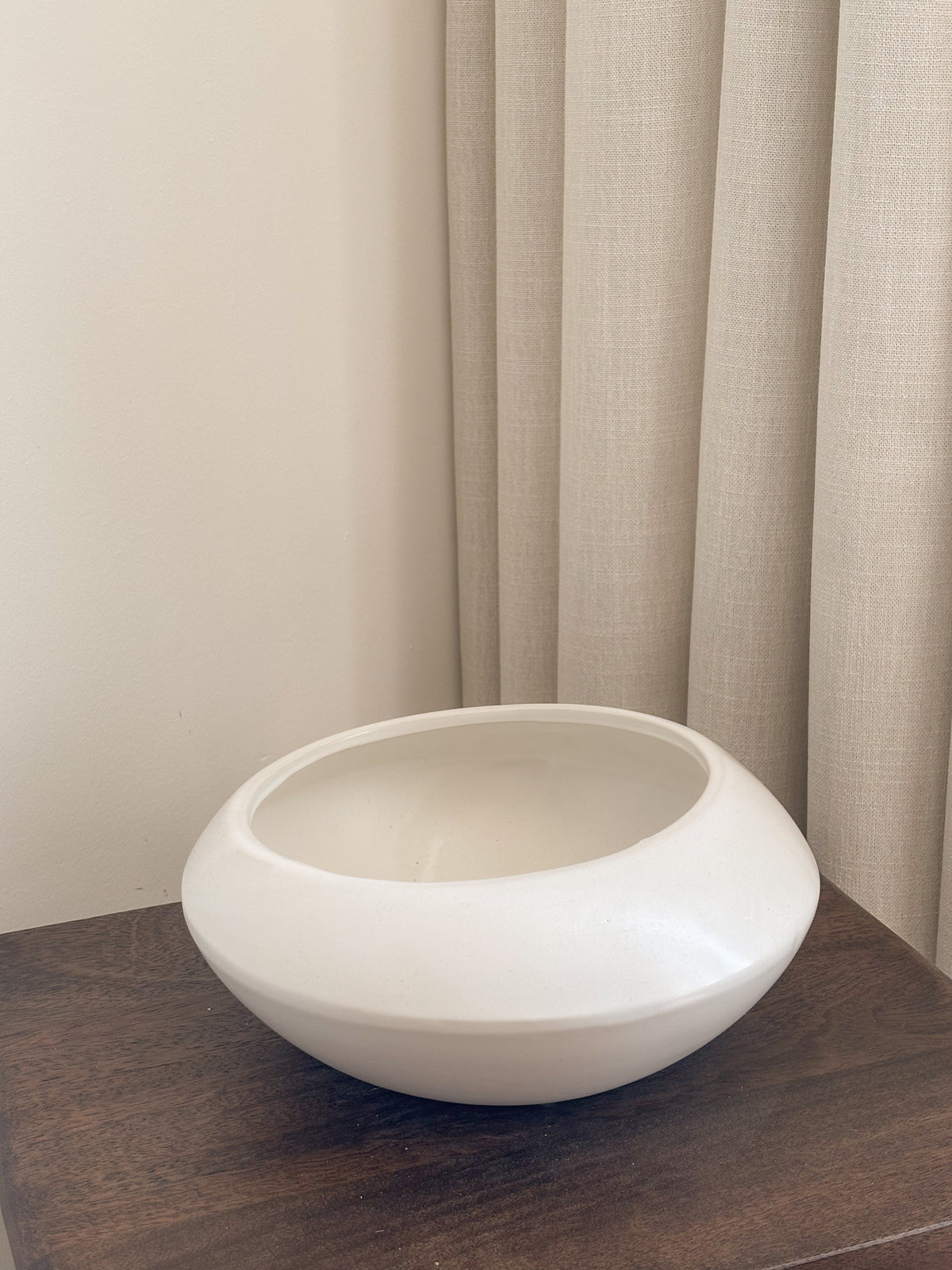 Low wide glossy ceramic bowl vase, Vase Halo by FAUX Dubai